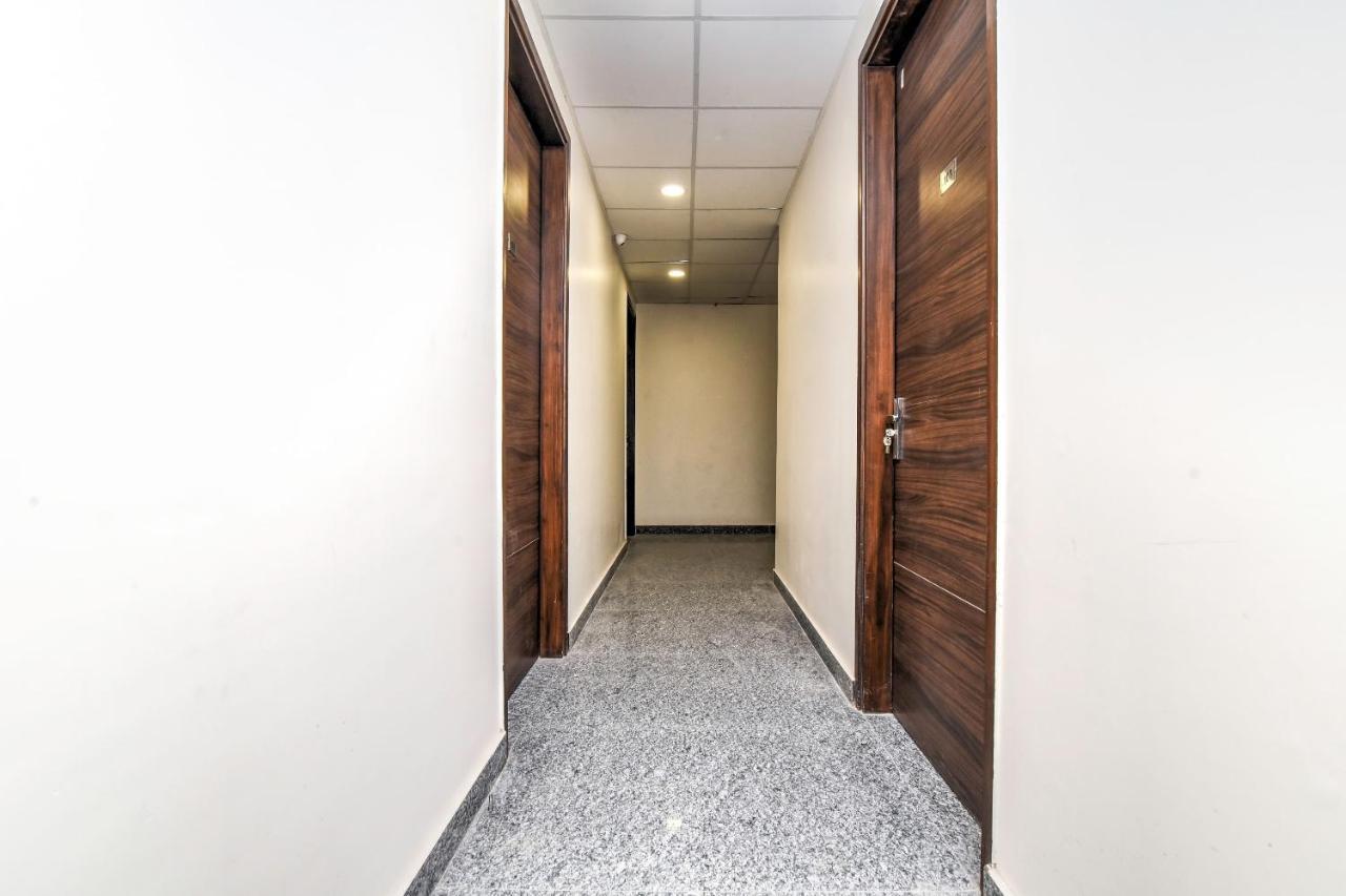 Oyo 23191 Flagship Hotel Raj Madan Ameerpet Hyderabad Exterior photo