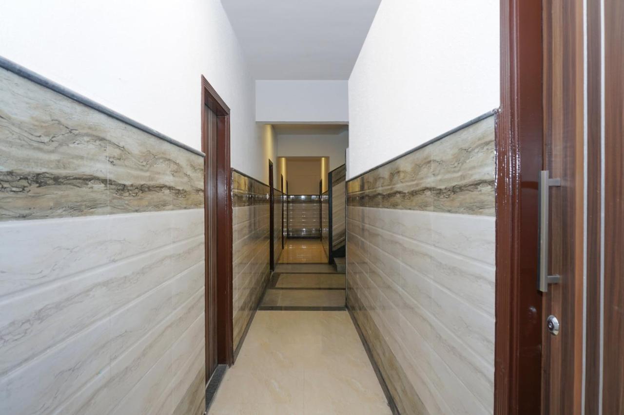 Oyo 23191 Flagship Hotel Raj Madan Ameerpet Hyderabad Exterior photo