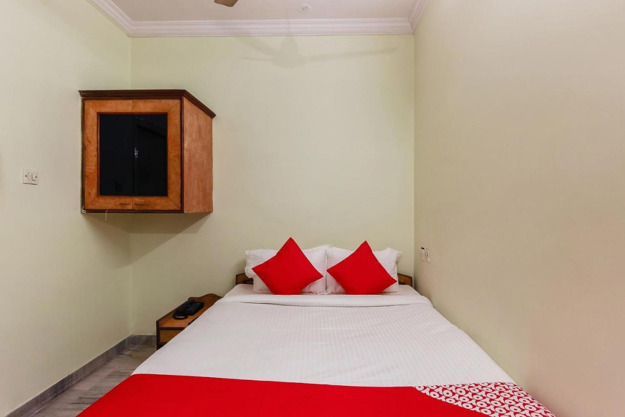 Oyo 23191 Flagship Hotel Raj Madan Ameerpet Hyderabad Exterior photo