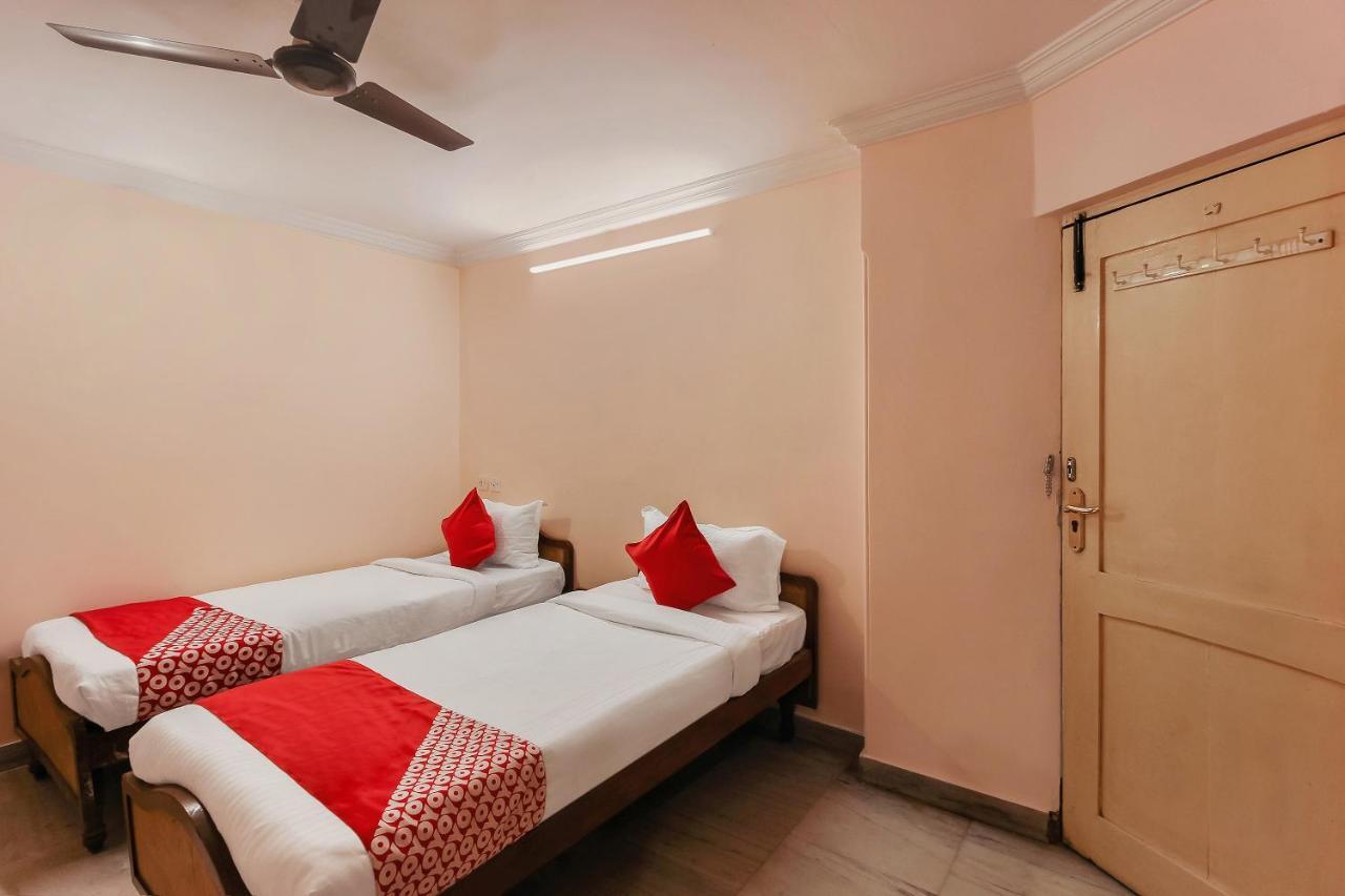 Oyo 23191 Flagship Hotel Raj Madan Ameerpet Hyderabad Exterior photo