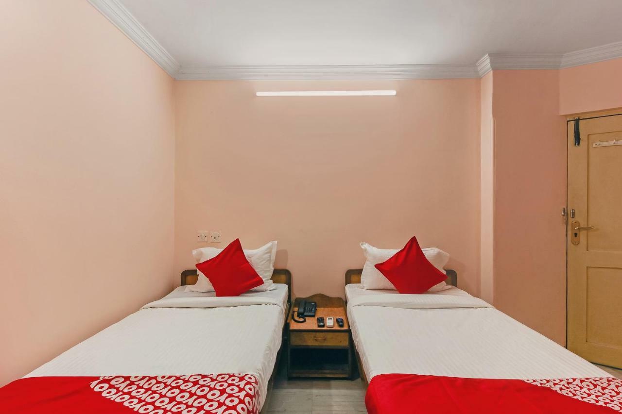 Oyo 23191 Flagship Hotel Raj Madan Ameerpet Hyderabad Exterior photo