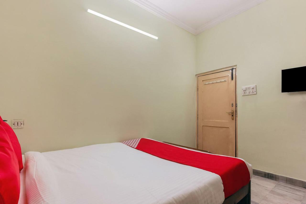 Oyo 23191 Flagship Hotel Raj Madan Ameerpet Hyderabad Exterior photo